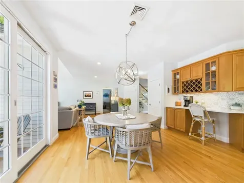 215 Finch Lane North Kingstown RI 02874