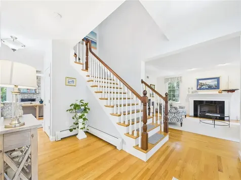 215 Finch Lane North Kingstown RI 02874