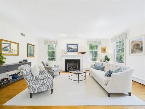 215 Finch Lane North Kingstown RI 02874