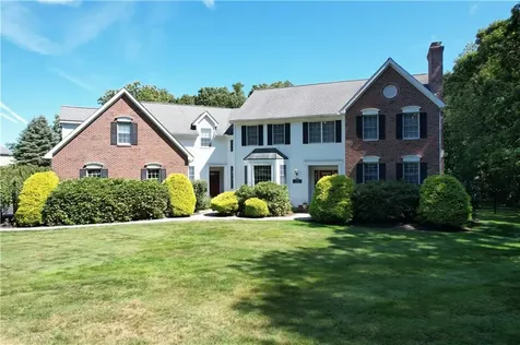 215 Finch Lane North Kingstown RI 02874