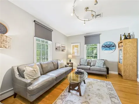 215 Finch Lane North Kingstown RI 02874