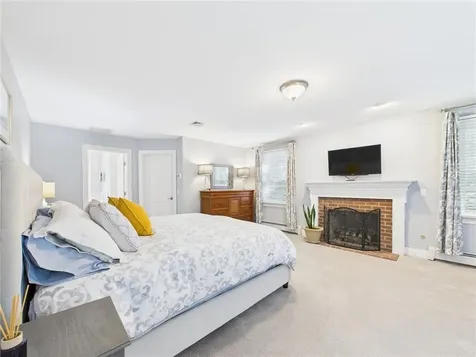 215 Finch Lane North Kingstown RI 02874