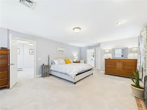 215 Finch Lane North Kingstown RI 02874