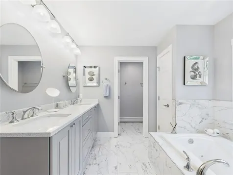 215 Finch Lane North Kingstown RI 02874