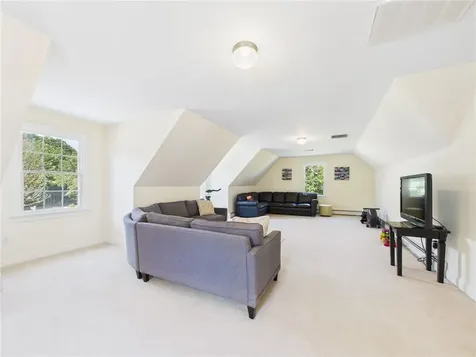 215 Finch Lane North Kingstown RI 02874