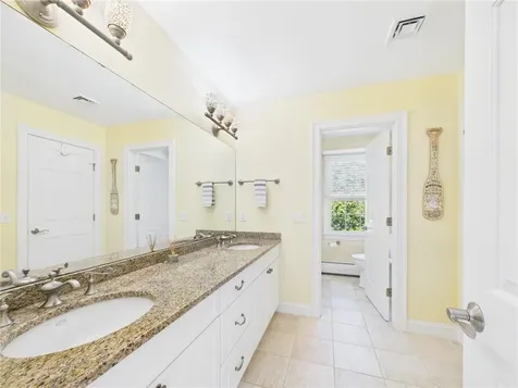 215 Finch Lane North Kingstown RI 02874