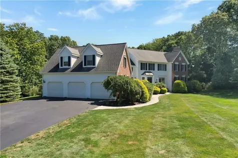 215 Finch Lane North Kingstown RI 02874