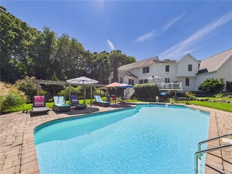 215 Finch Lane North Kingstown RI 02874