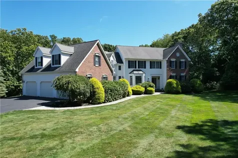 215 Finch Lane North Kingstown RI 02874