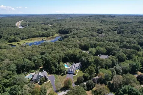 215 Finch Lane North Kingstown RI 02874