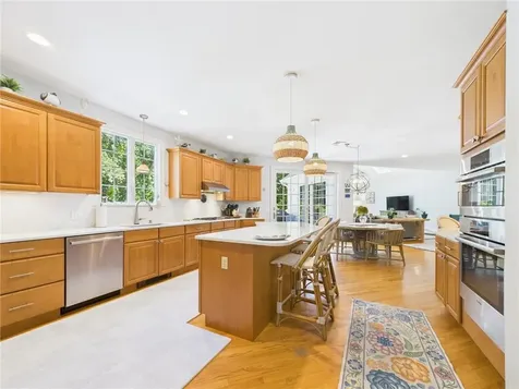 215 Finch Lane North Kingstown RI 02874