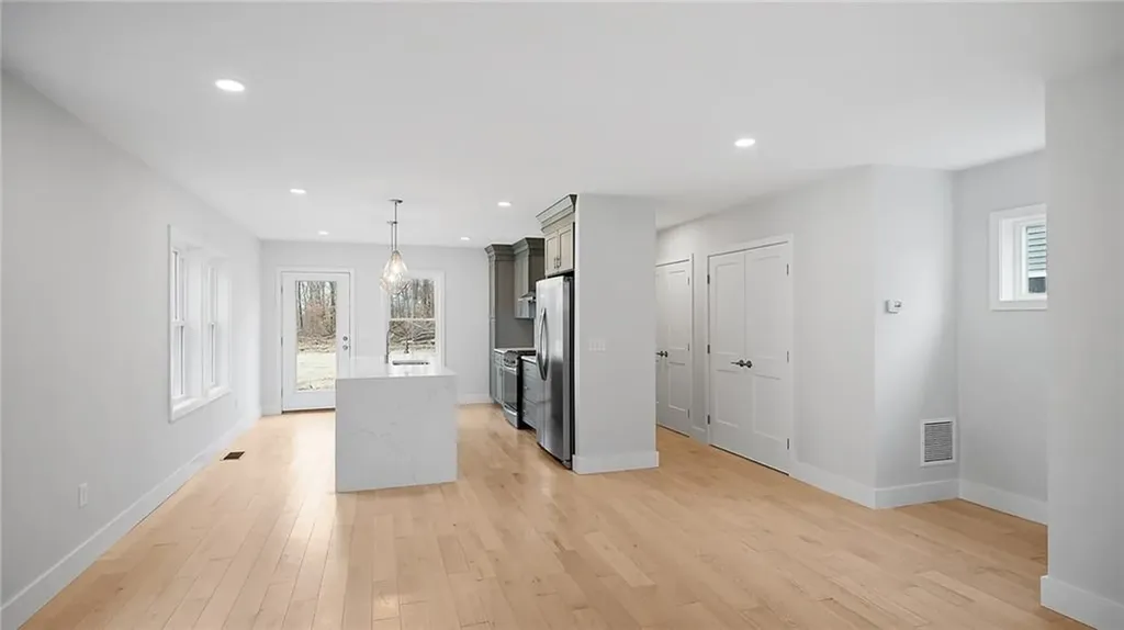 133 Graystone Street Warwick RI 02886