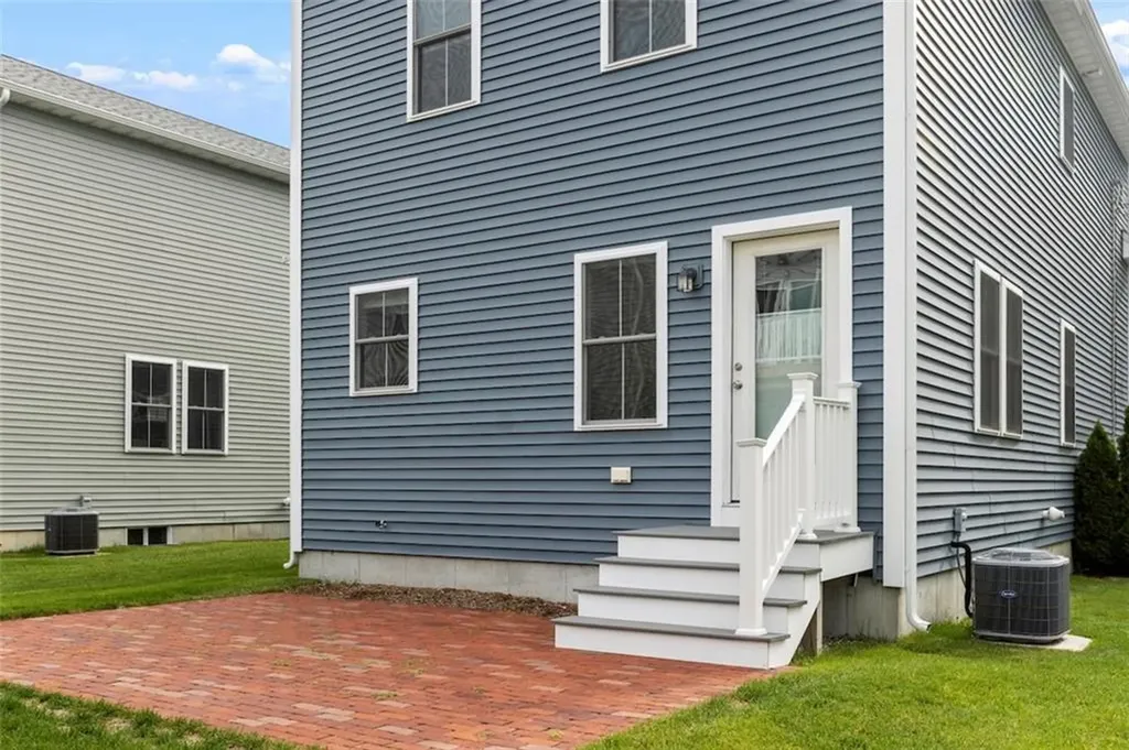 133 Graystone Street Warwick RI 02886