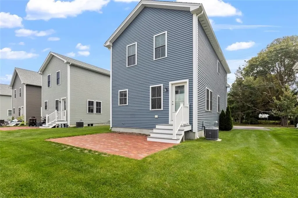 133 Graystone Street Warwick RI 02886
