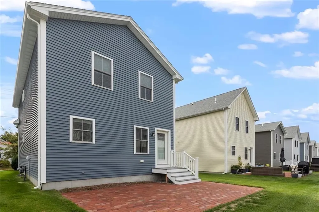 133 Graystone Street Warwick RI 02886