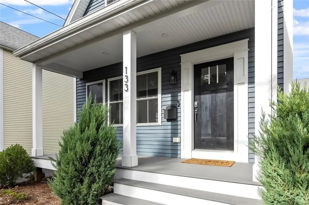 133 Graystone Street Warwick RI 02886