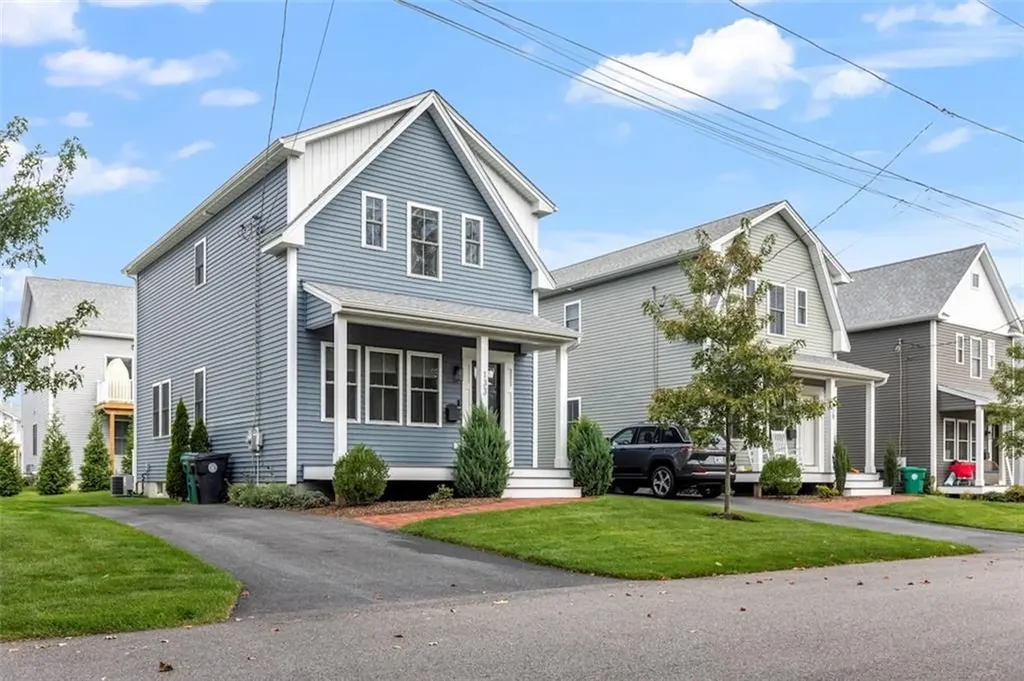 133 Graystone Street Warwick RI 02886