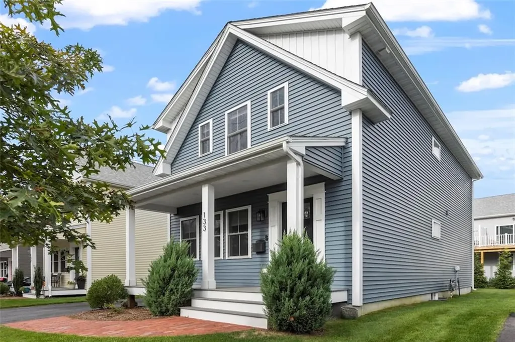 133 Graystone Street Warwick RI 02886