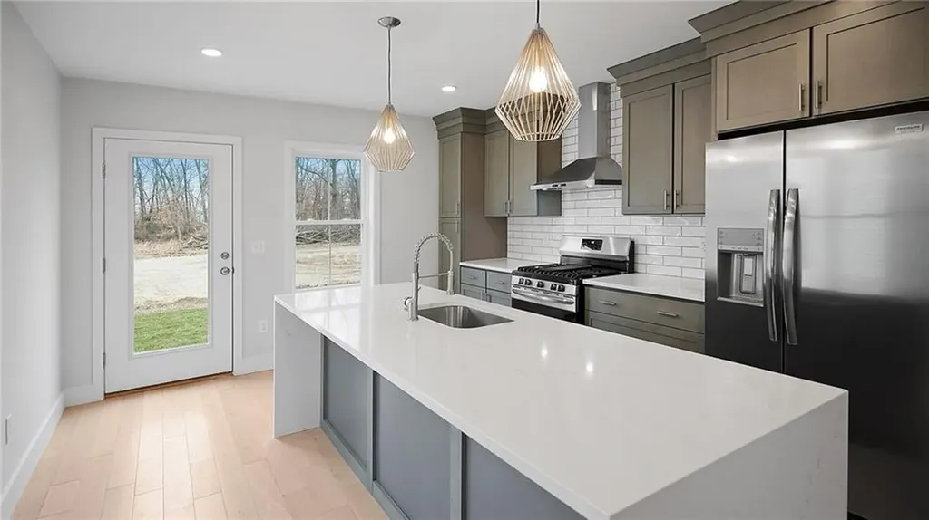 133 Graystone Street Warwick RI 02886