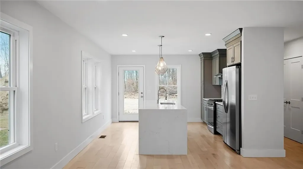 133 Graystone Street Warwick RI 02886