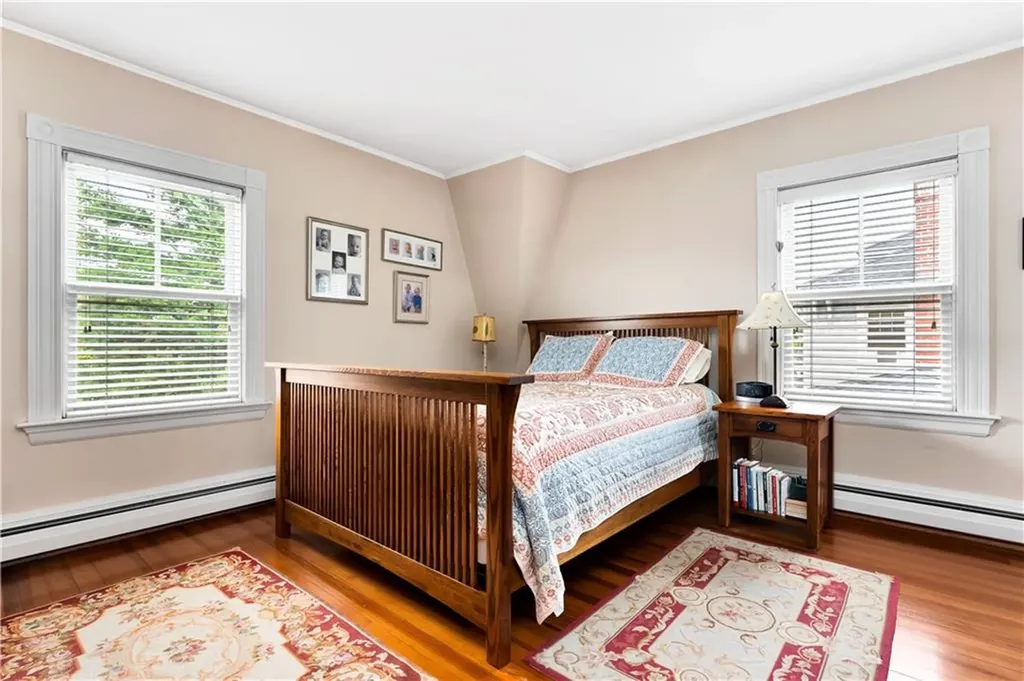82 Sefton Drive Cranston RI 02905