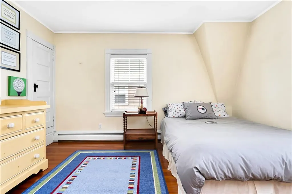 82 Sefton Drive Cranston RI 02905