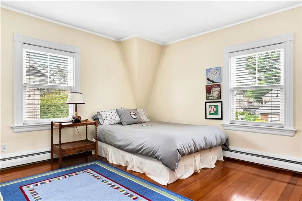 82 Sefton Drive Cranston RI 02905