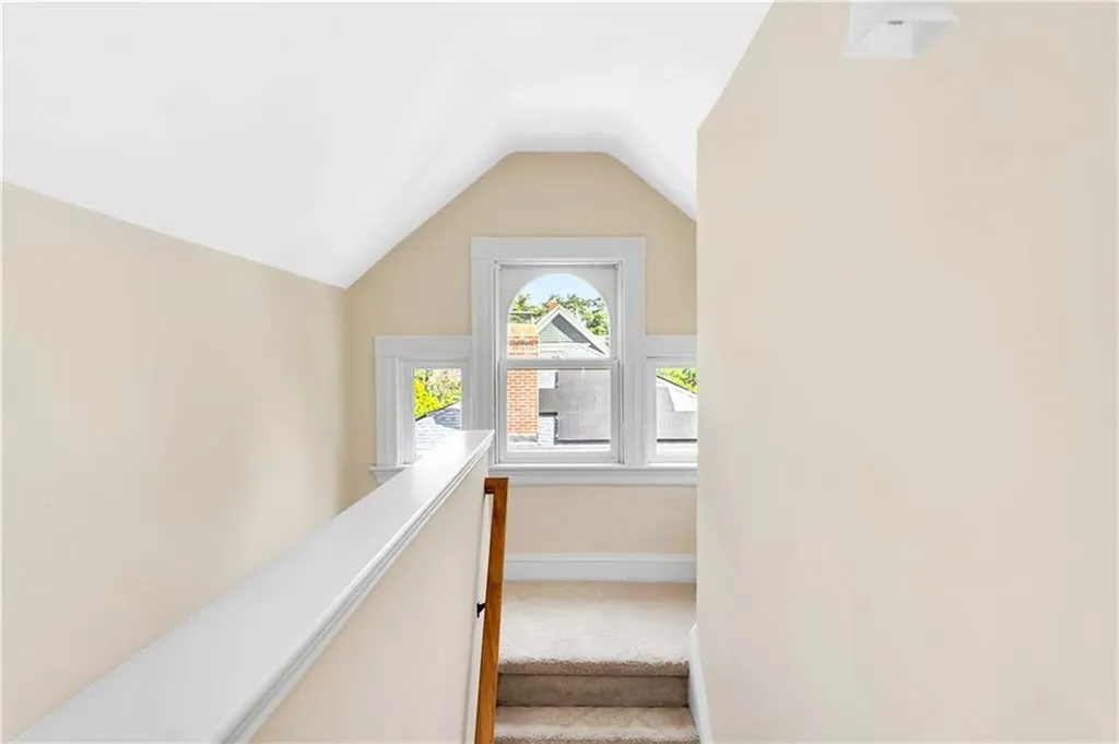 82 Sefton Drive Cranston RI 02905
