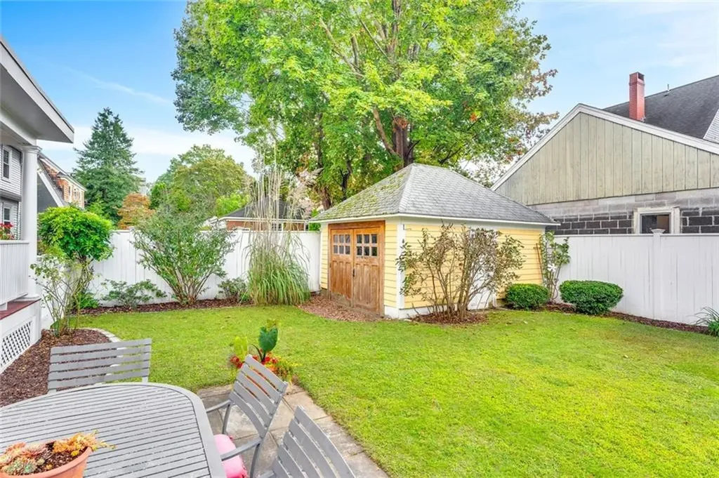 82 Sefton Drive Cranston RI 02905