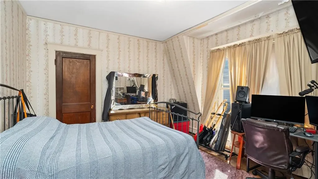 68 70 Lenox Avenue Providence RI 02907