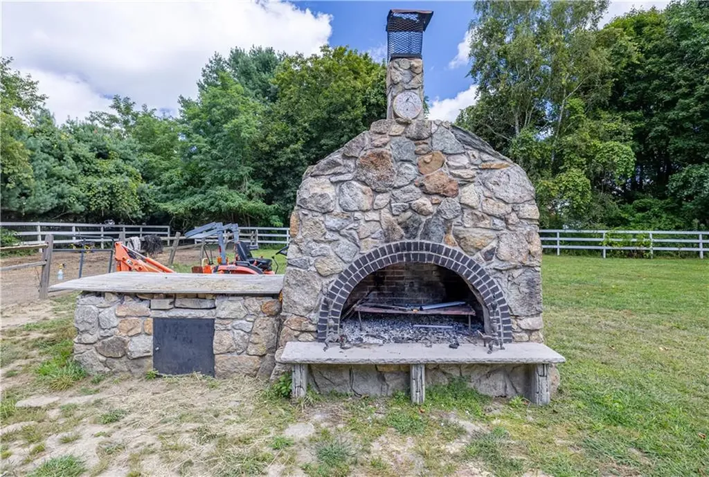1264 Crandall Road Tiverton RI 02878