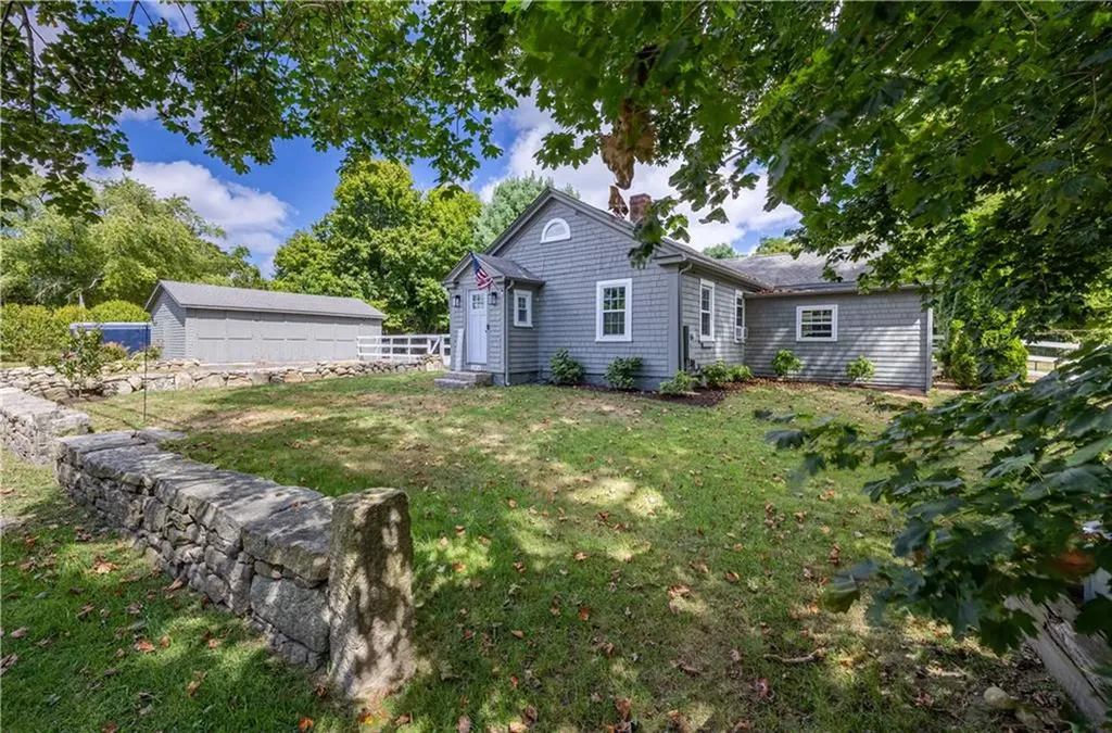 1264 Crandall Road Tiverton RI 02878