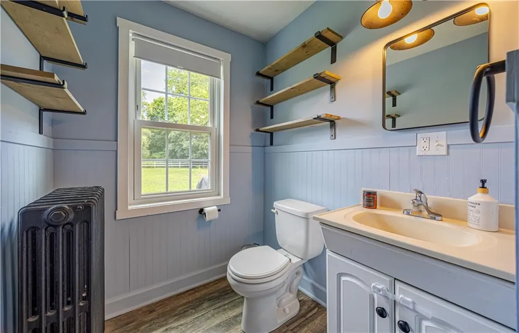 1264 Crandall Road Tiverton RI 02878