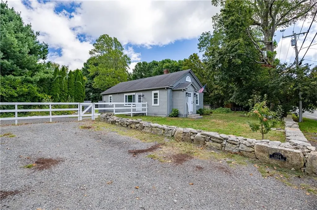1264 Crandall Road Tiverton RI 02878