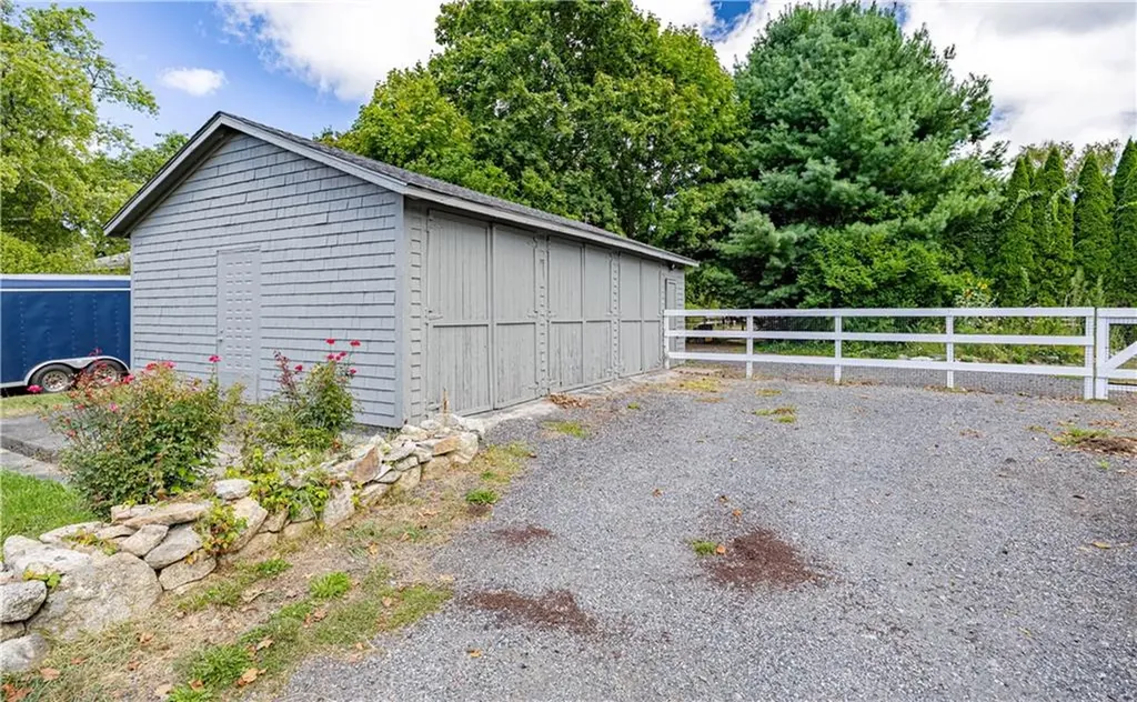 1264 Crandall Road Tiverton RI 02878