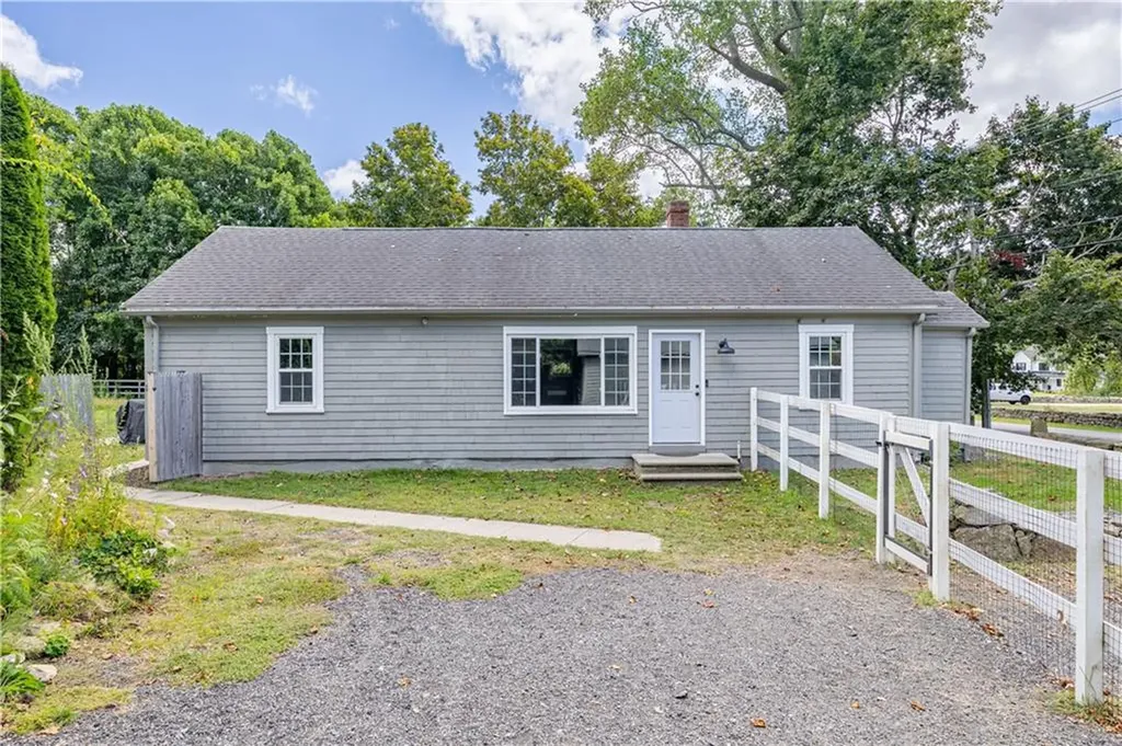 1264 Crandall Road Tiverton RI 02878