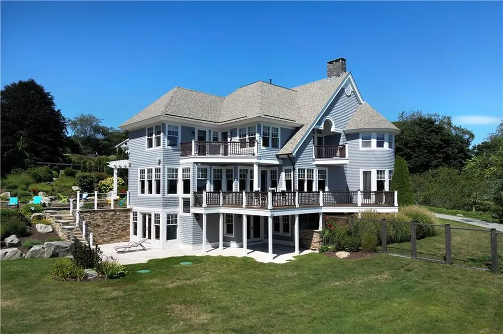 225 Fischer Circle Portsmouth RI 02871