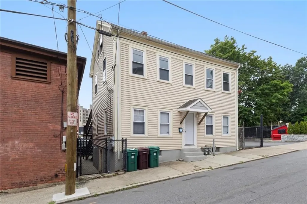 62 Cato Street Woonsocket RI 02895