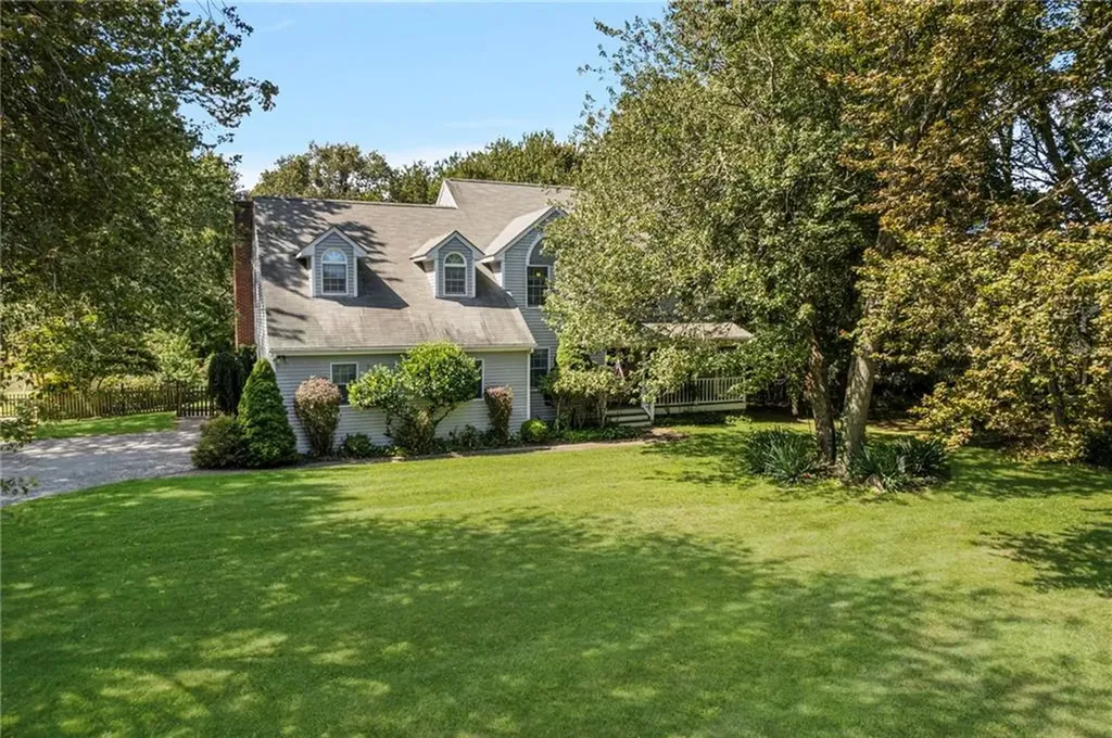 19 Leeann Drive Narragansett RI 02882