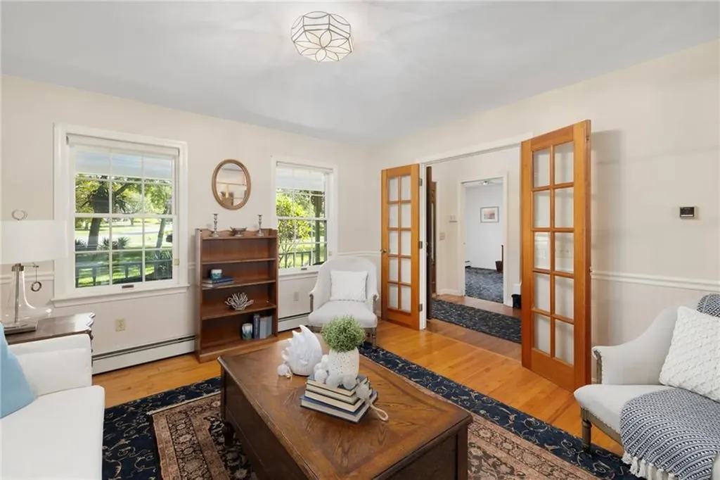 19 Leeann Drive Narragansett RI 02882