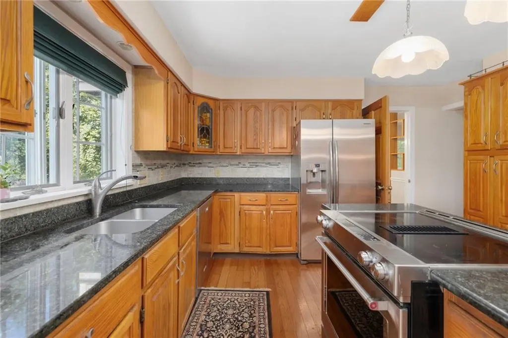 19 Leeann Drive Narragansett RI 02882
