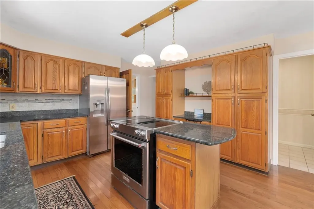19 Leeann Drive Narragansett RI 02882