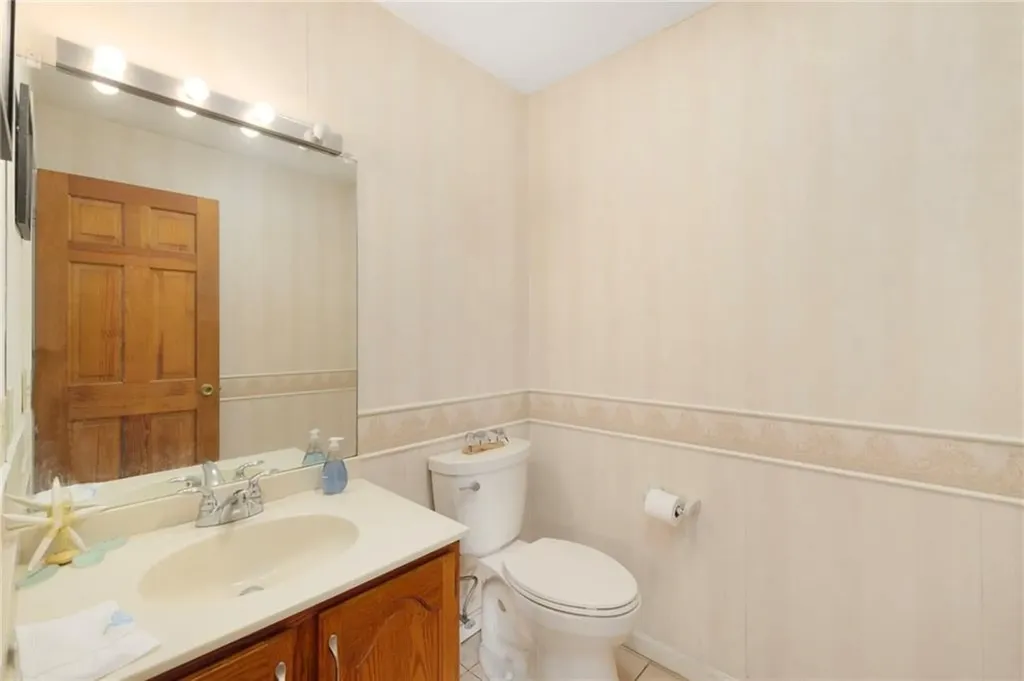 19 Leeann Drive Narragansett RI 02882