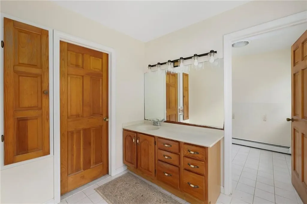 19 Leeann Drive Narragansett RI 02882