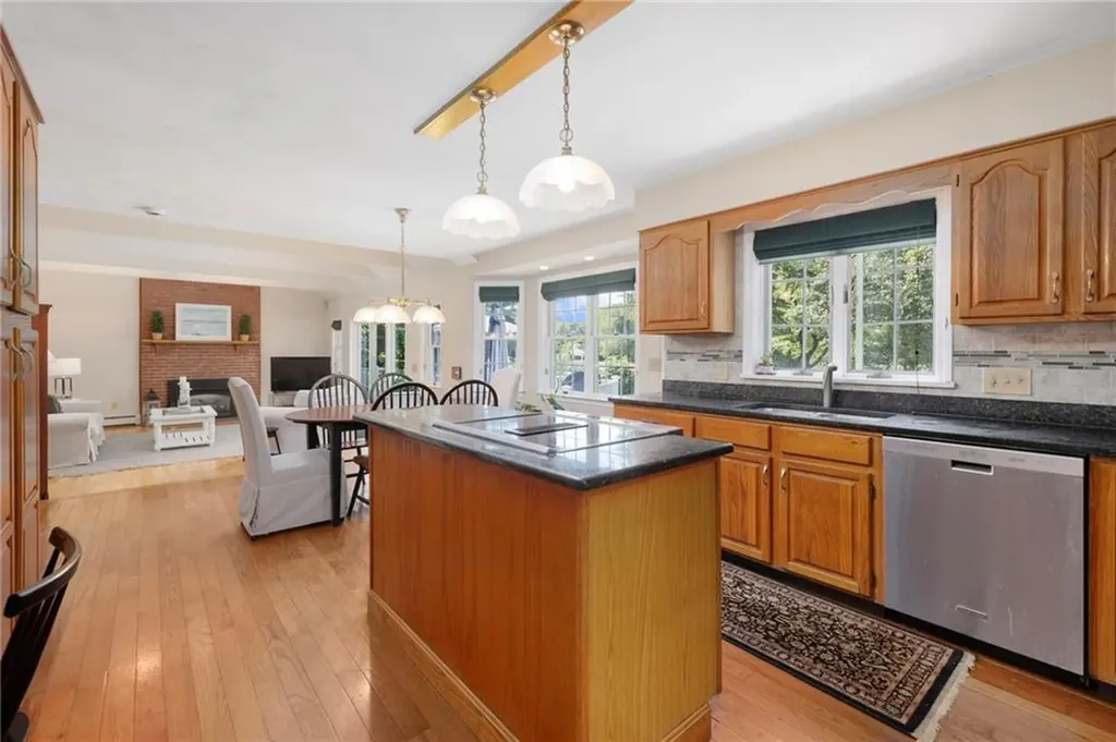 19 Leeann Drive Narragansett RI 02882