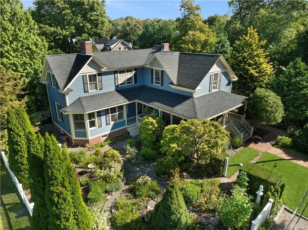 21 1st Street Barrington RI 02806
