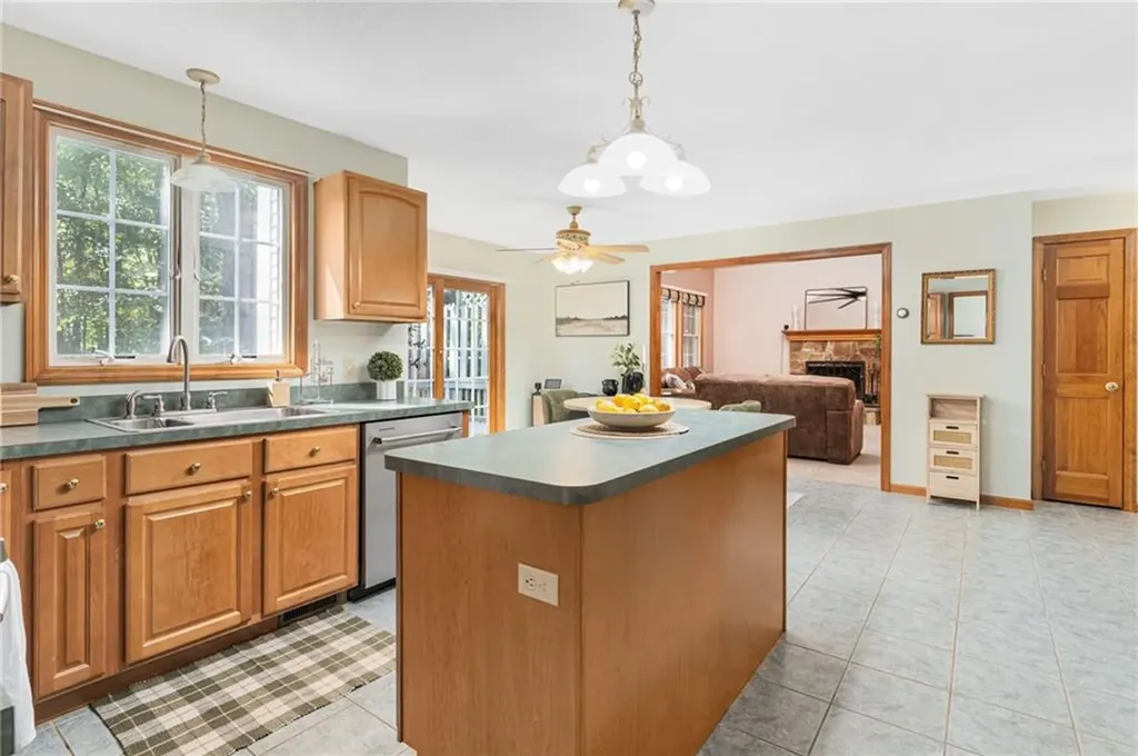 7 Cathedral Court Cumberland RI 02864