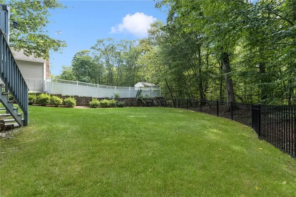 7 Cathedral Court Cumberland RI 02864