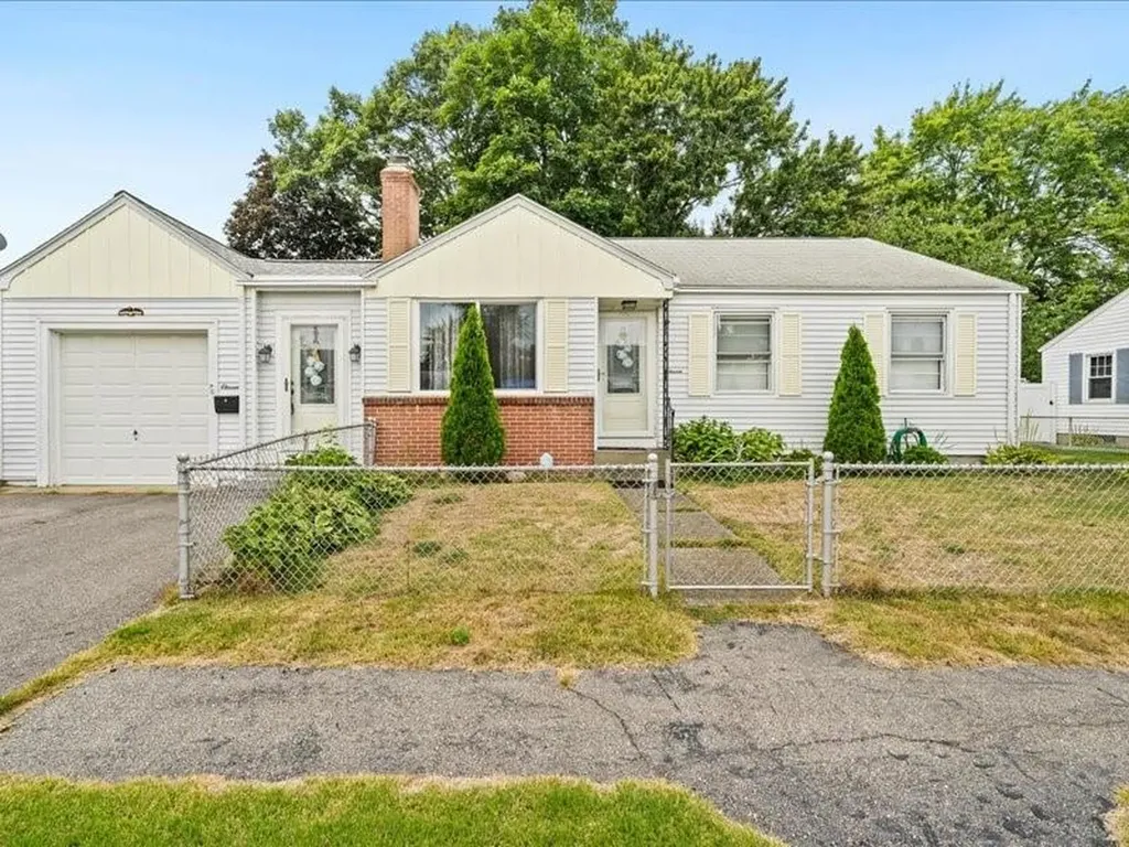 11 Gloria Street Pawtucket RI 02861