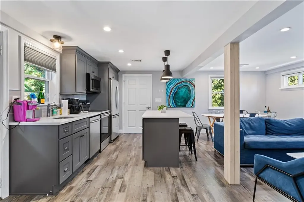 4 James Street Middletown RI 02842